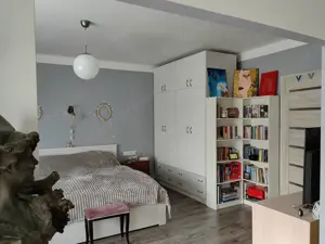 Vác központjában 96 m2-es három szobás szép lakás eladó! - kép 9