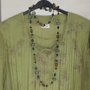 Antiallergén zöld hosszú nyaklánc eladó, ÚJ! - kép 4