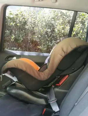 Mélyen Dönthető Maxi Cosi + fejszűkítő +strapabíró huzat 9-18kg biztonsági gyerekülés 