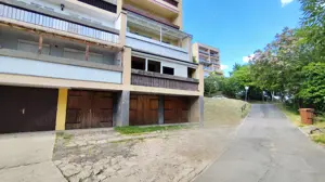 Herman Ottó utcában garázs eladó 10M