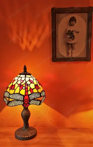 Tiffany lámpa. A búra ÜVEG! Nem műanyag. Új, hibátlan. Szecessziós szitakötő motívummal.  - kép 3