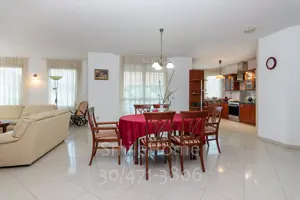 Tágas, kényelmes otthon nyugodt környezetben     - kép 3