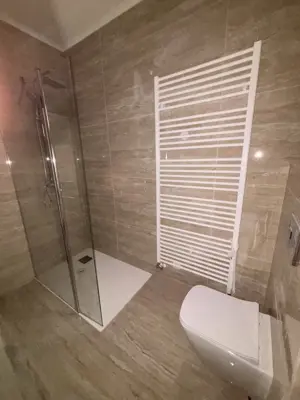 Tiszaújvárosban kiváló elosztású, modern új lakás kiadó!  - kép 6