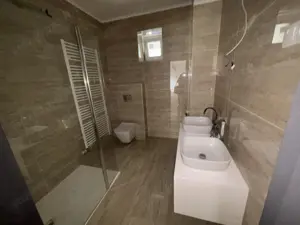 Tiszaújvárosban kiváló elosztású, modern új lakás kiadó!  - kép 5