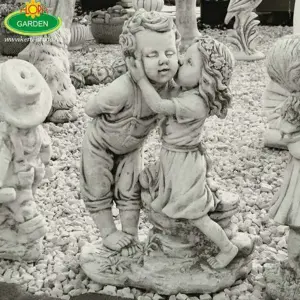 Kerti szobor puszilkodó gyerekek - kép 5