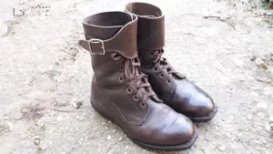 surranót, bakancsot hordó férfit szopnék - kép 2