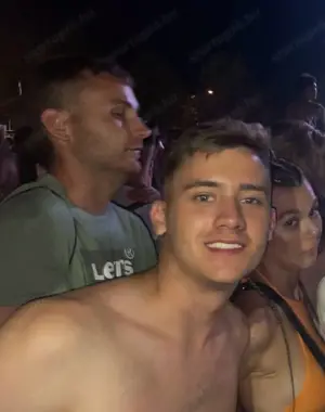 Onlyfans   Webcam   Fotózásos munka