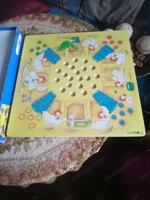 Káosz Beleduc tyúkóljában zűr a tyúkólban 4000ft óbuda Gyönyörű játéktábla (38x38 cm-es méret) és fa - kép 5