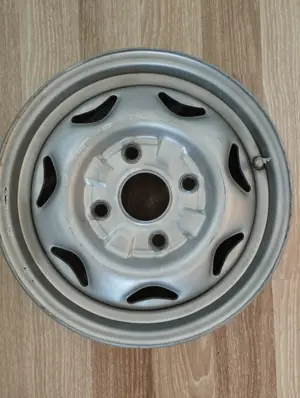 Autó alkatrész acélfelni 