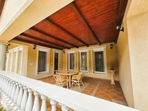 Kiskunhalas, exkluzív, medencés családi ház teljes bútorzattal eladó! - kép 15