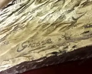 Szánkózó lesikló sport relikvia szignált műgyanta szobor fa talapzaton - kép 8