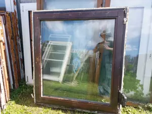 Sz; 107 m;120 fa hőszigetelt 2 réteg üveg bukó-nyiló kép szerinti állapot akár csere is  20 ezer ft.