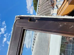 Fa 2 szárnyas erkély ajtó bukó-nyiló 2 réteg hőszig üveg+ oldalt világitó kép szerinti állapot.  Bel - kép 2