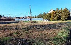 Eladó építési telek Csörög csendes kertvárosi részén!  