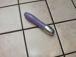 Lady Love lila színű vibrátor 11,5 cm hosszú