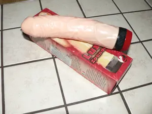 Lust spender realisztikus vibrátor (vadi új állapotban)