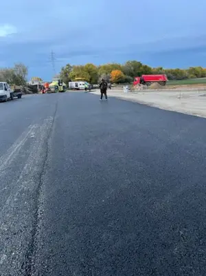 Aszfaltozás, Útépítés