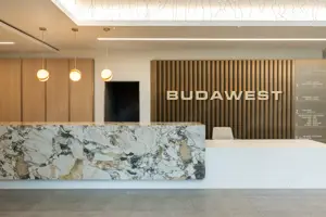 Budán Gazdagréten a BudaWest irodaházban igényes iroda kiadó! - kép 2