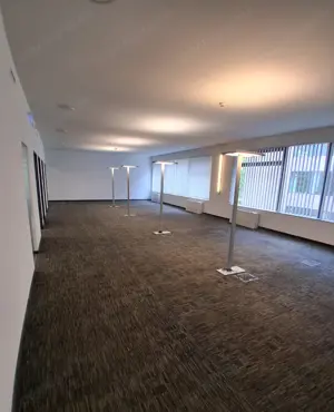 Budán Gazdagréten a BudaWest irodaházban igényes iroda kiadó! - kép 8