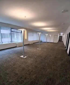 Budán Gazdagréten a BudaWest irodaházban igényes iroda kiadó! - kép 12