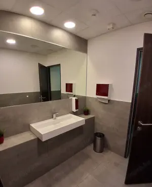 Budán Gazdagréten a BudaWest irodaházban igényes iroda kiadó! - kép 15