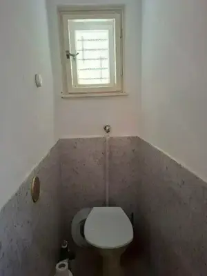 Lakitelek-Tőserdőben masszív téglaház, 371 nm-es gondozott telken eladó. - kép 9