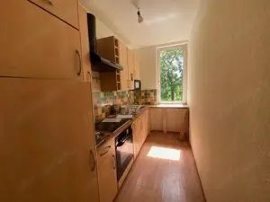 KIADÓ XIV. Zuglóban a Nagy Lajos király útján egy 47 nm-es, frissen festett, jó állapotú lakás.