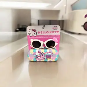 Hello Kitty fehér keretes gyerek napszemüveg UV védelemmel és tokkal - kép 2