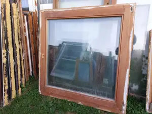 Fa ablak bukó-nyiló hőszigetelt 2 réteg üveg  sz;120 m;122  a képen látható állapotban 32 ezer ft ak