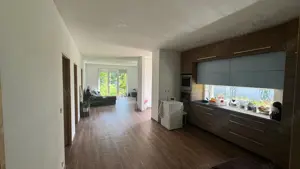 Új építésű, nappali + 3 szobás, 93 nm-es, családi ház, hosszútávra kiadó!