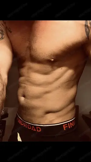 Vékony lányt hölgyet keresek online munkához páromként