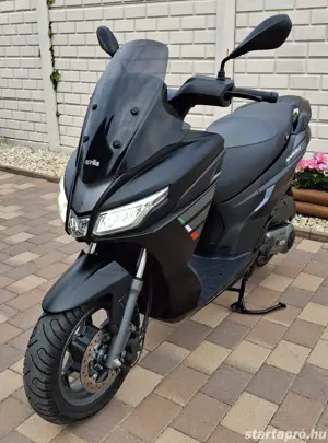Aprilia Sxr 50 Új, Újszerű 2661km