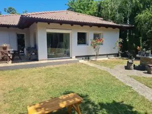 Pomázon gyönyörű nagy telken földszintes 4 szobás ház eladó! - kép 2