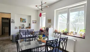 Korszerűsített, igényes, 2 lakrészes önálló családi ház 50 nm garázzsal eladó! - kép 3