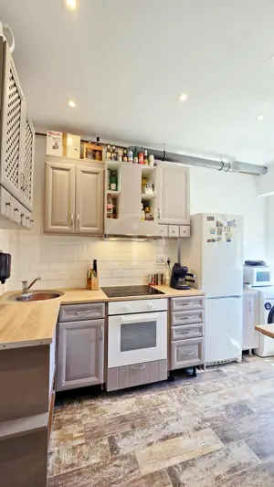 Korszerűsített, igényes, 2 lakrészes önálló családi ház 50 nm garázzsal eladó! - kép 7