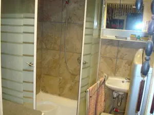 Metró megállónál garzon lakás eladó. - kép 11