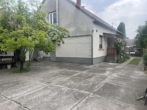 Kiskunhalas Szent József Iskola közelében 2 generációs családi ház eladó! - kép 4