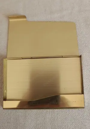 Klasszikus névjegykártyatartó, arany színű, alumínium tok - kép 2