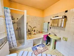 Kiskunhalas városközpont közeli tágas, 2 szintes családi ház! - kép 12