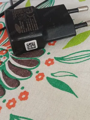 Samsung ETAOU10EBE mobiltöltő adapter, 3000ft óbuda    Samsung micro USB gyári fekete hálózati töltő - kép 3