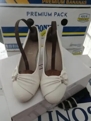 39-es Luszi alkalmi bőr cipő.  Egyszer viselt.  6000ft óbuda - kép 2