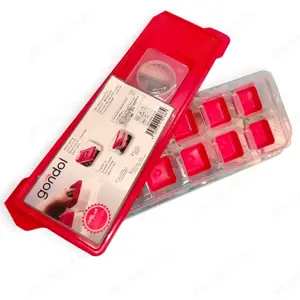 Jégkockatartó szilikon fedéllel   12 rekeszes, átlátszó piros