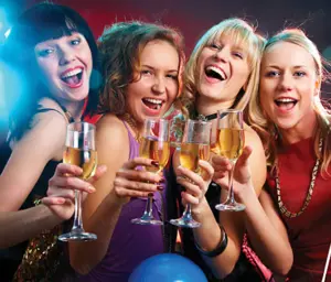 Pisis videokhoz, fotózashoz lányokat keresünk