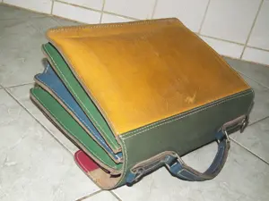 Ritka színes Blázek & Anni férfi valódi bőrtáska bőr táska  - kép 5