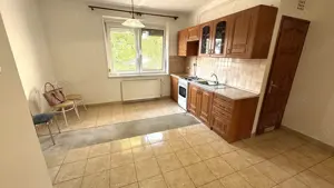 Belvárosban 70 nm-es magasföldszinten lévő fiatal tégla építésű gáz církós lakás eladó - kép 2