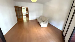 Belvárosban 70 nm-es magasföldszinten lévő fiatal tégla építésű gáz církós lakás eladó - kép 5