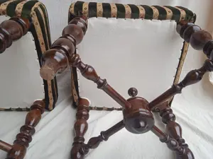 Két darab k rpitozott szék egyben eladó 