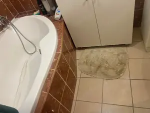 Kiskunhalas Hunyadi utcában 4 szobás, napelemes családi ház több melléképülettel! - kép 10