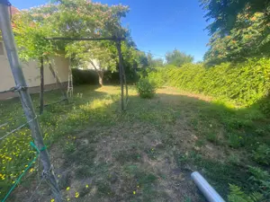 Kiskunhalas Hunyadi utcában 4 szobás, napelemes családi ház több melléképülettel! - kép 15