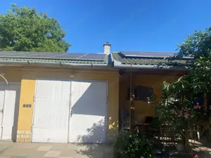 Kiskunhalas Hunyadi utcában 4 szobás, napelemes családi ház több melléképülettel! - kép 14